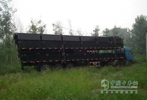 中集“黑炫風(fēng)”半掛車系列正式登場(chǎng)