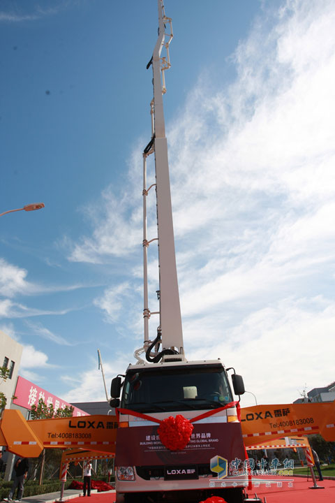 福田雷薩國Ⅳ標(biāo)準(zhǔn)52米泵車