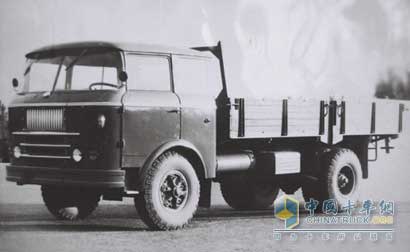 黃河JN150 第一代重型卡車(chē)