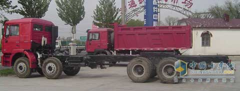 陜汽8×4載貨車底盤