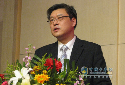 上汽集團(tuán)南京依維柯汽車有限公司副總經(jīng)理、銷售公司總經(jīng)理傅利國(guó)