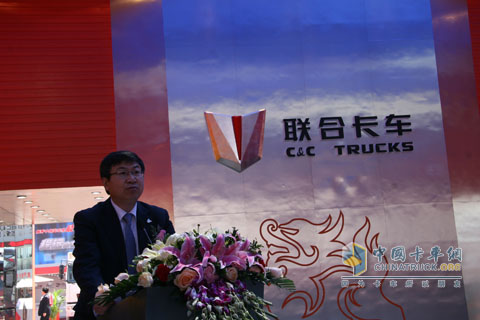 集瑞領(lǐng)導(dǎo)發(fā)言介紹集瑞新產(chǎn)品