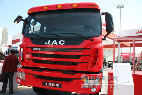 2010北京車展江淮汽車格爾發(fā)6*4牽引車