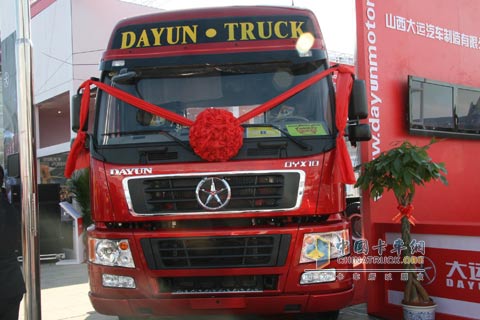 2010北京車展大運CGC4180牽引車