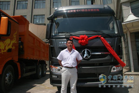 北奔重卡V3巡展車隊司機吳理