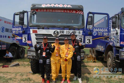 張北華安車隊(duì)兩名女賽手：吳靜和