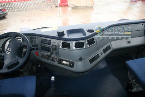 杰獅C100內(nèi)飾