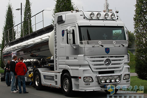 2010年德國(guó)漢諾威車展 奔馳卡車