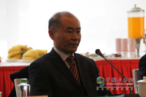 江淮董事長左延安親臨會(huì)場