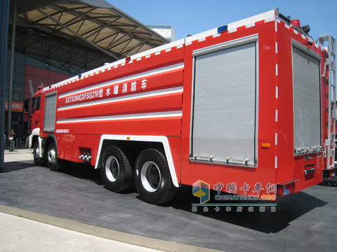 曼TGS8*4消防車