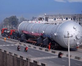 陜汽抓住機遇首款大件運輸車亮相