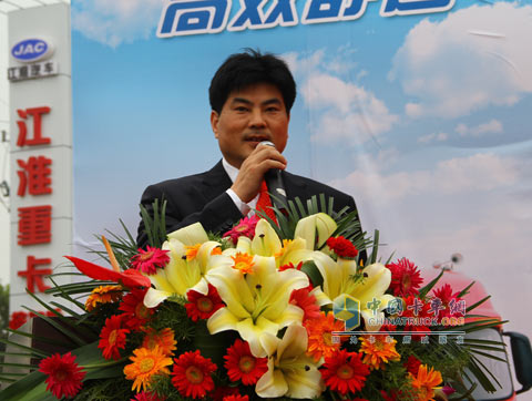 安徽江淮汽車股份有限公司商用車重卡營(yíng)銷公司副總經(jīng)理唐昊
