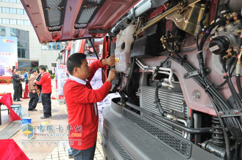 2011東風(fēng)柳汽服務(wù)技能比武大賽現(xiàn)場