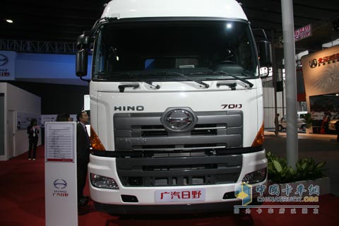 廣汽日野700系列6×4高速牽引車