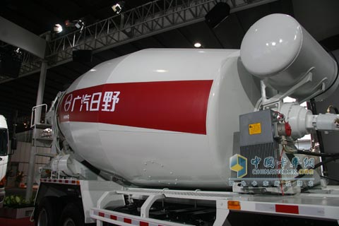 廣汽日野700系列8×4混凝土攪拌運輸車