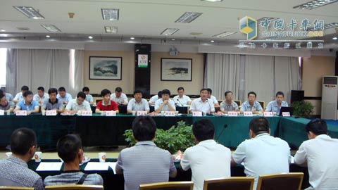 福田汽車諸城汽車廠瑞沃中卡推廣會現(xiàn)場