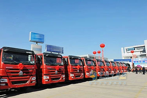 中國重汽43臺LNG牽引車交付河北客戶