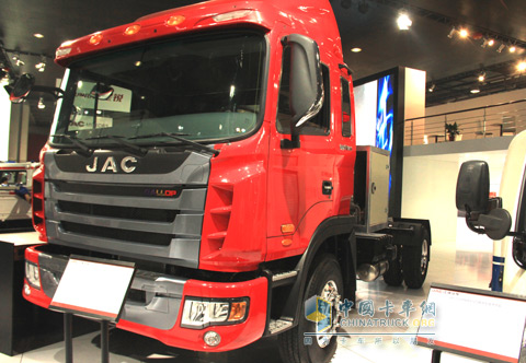 江淮格爾發(fā)6×4牽引車亮相廣州車展