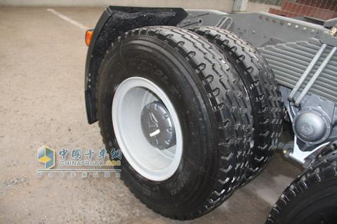 重載版威濼長頭牽引車輪胎